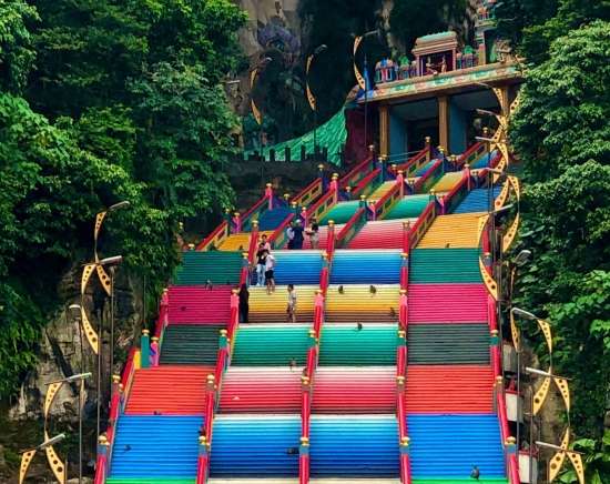 【クアラルンプール郊外観光】バツー洞窟＆ピンクモスク＆穴場のフォトジェニックスポット「モロッコパビリオン」 午前発・半日ツアー＜日本語ガイド／プトラジャヤクルーズ付き＞